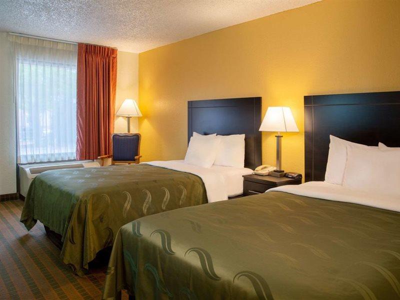 Quality Inn At Arlington Highlands Екстериор снимка