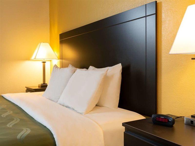 Quality Inn At Arlington Highlands Екстериор снимка