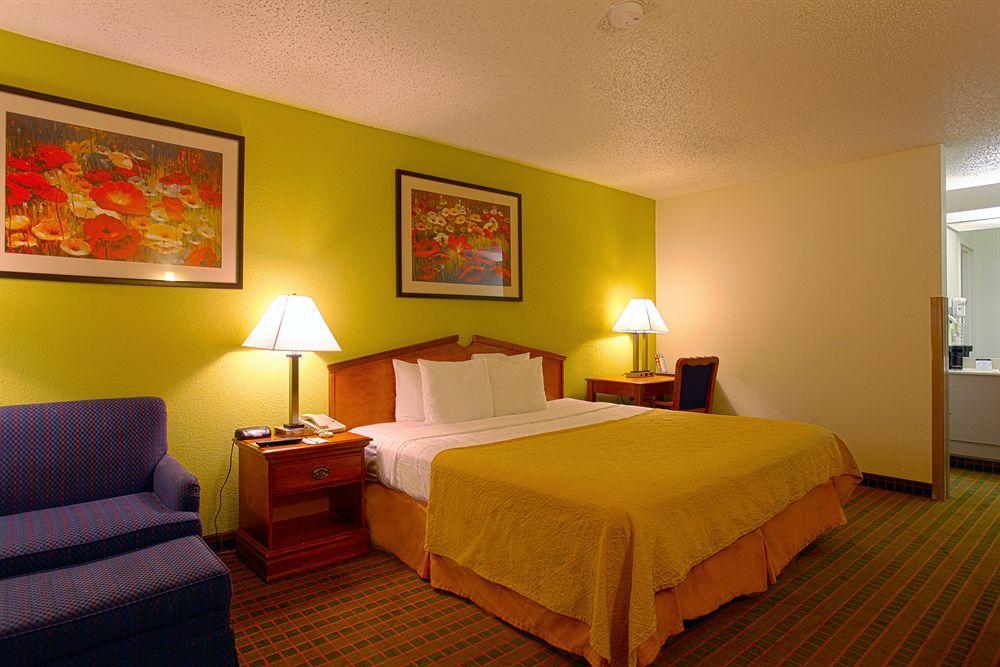 Quality Inn At Arlington Highlands Екстериор снимка