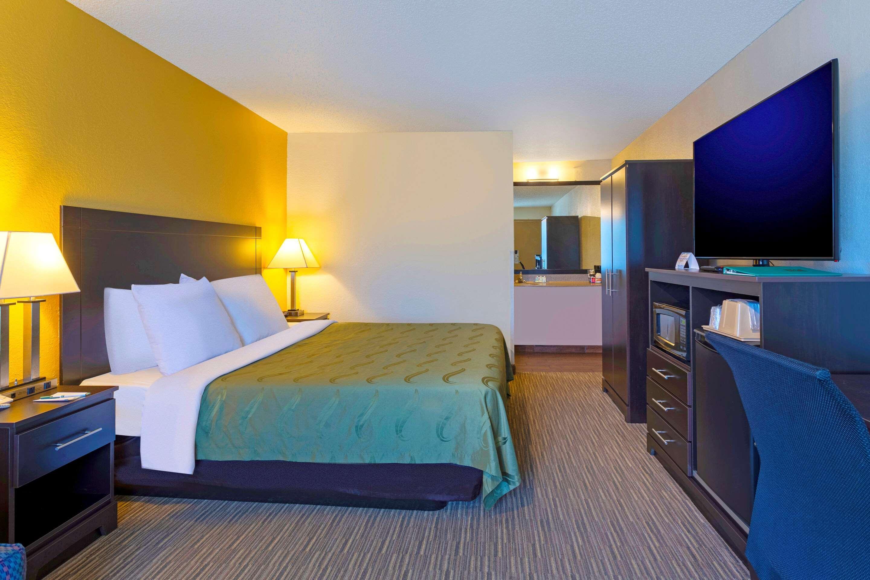 Quality Inn At Arlington Highlands Екстериор снимка