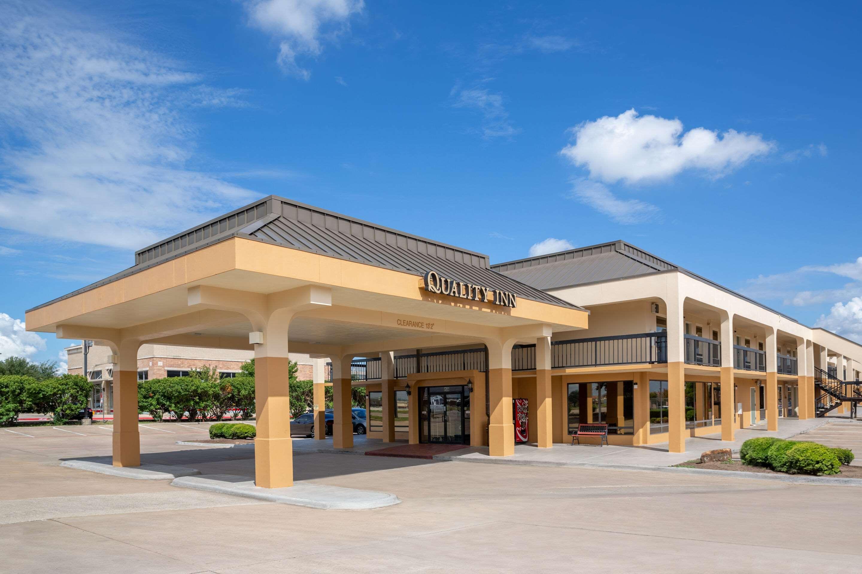 Quality Inn At Arlington Highlands Екстериор снимка