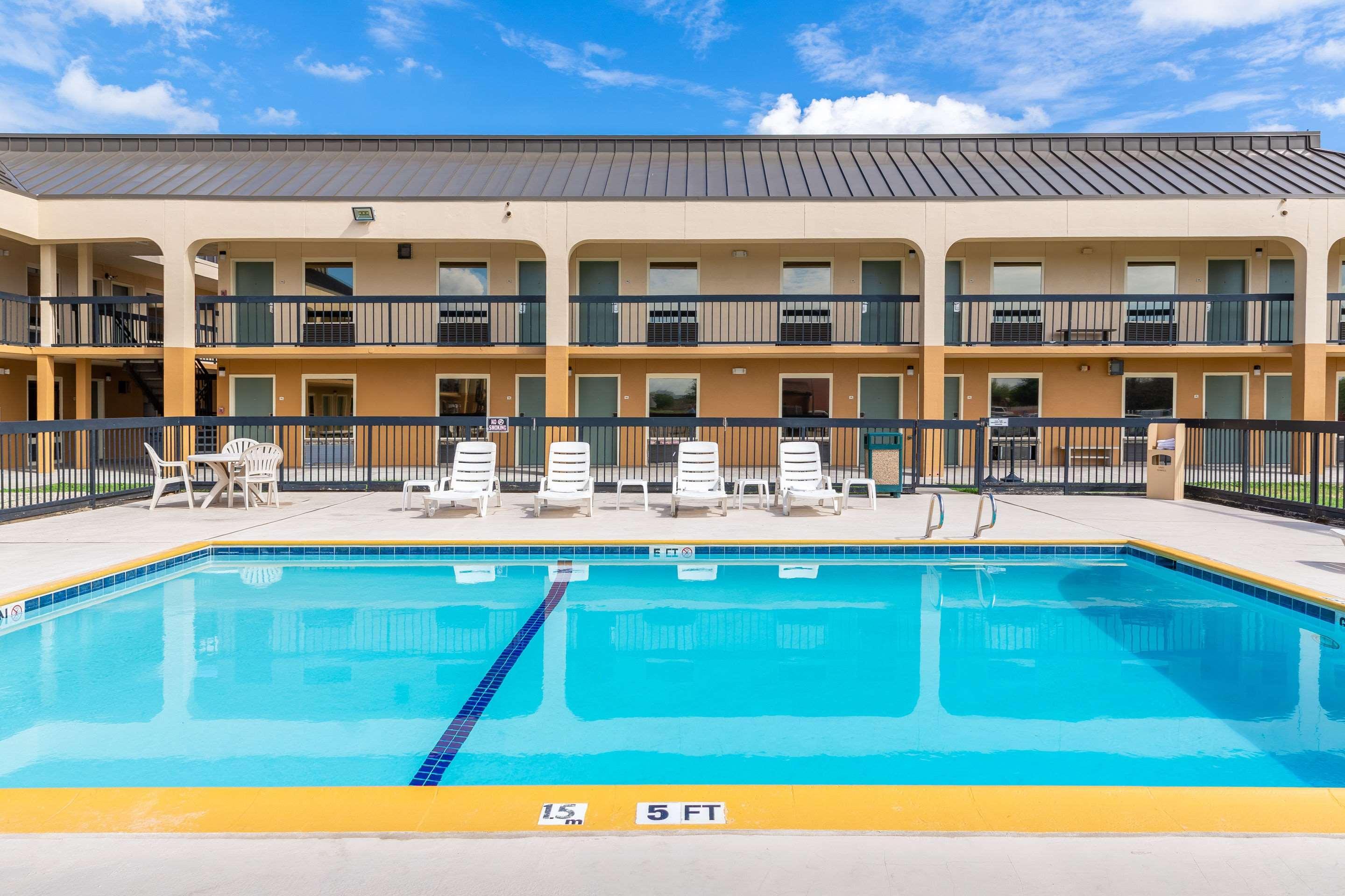 Quality Inn At Arlington Highlands Екстериор снимка