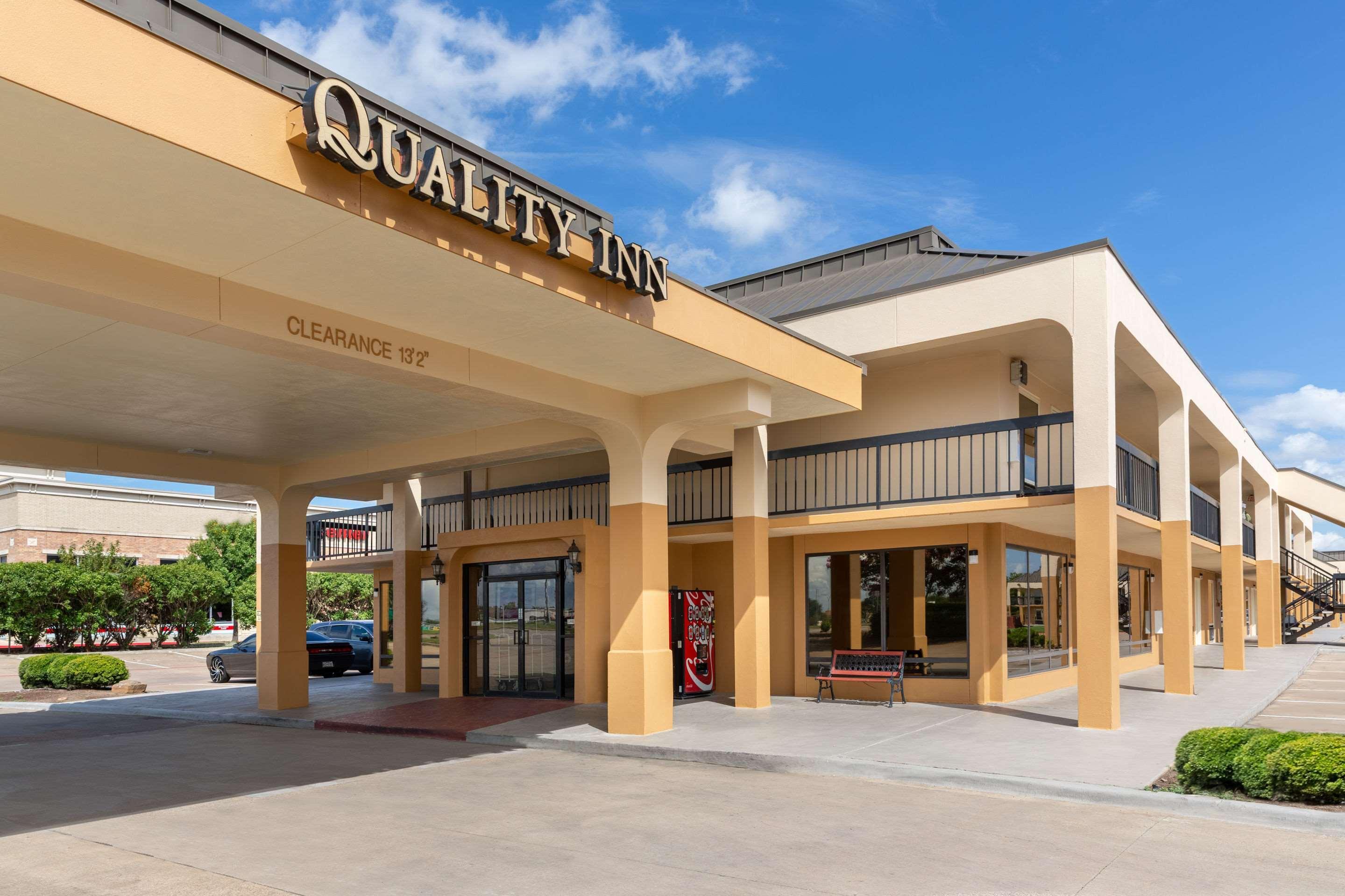 Quality Inn At Arlington Highlands Екстериор снимка