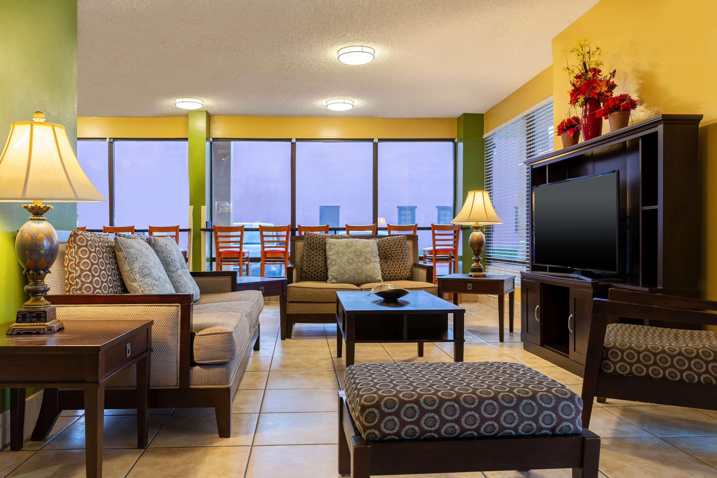 Quality Inn At Arlington Highlands Екстериор снимка