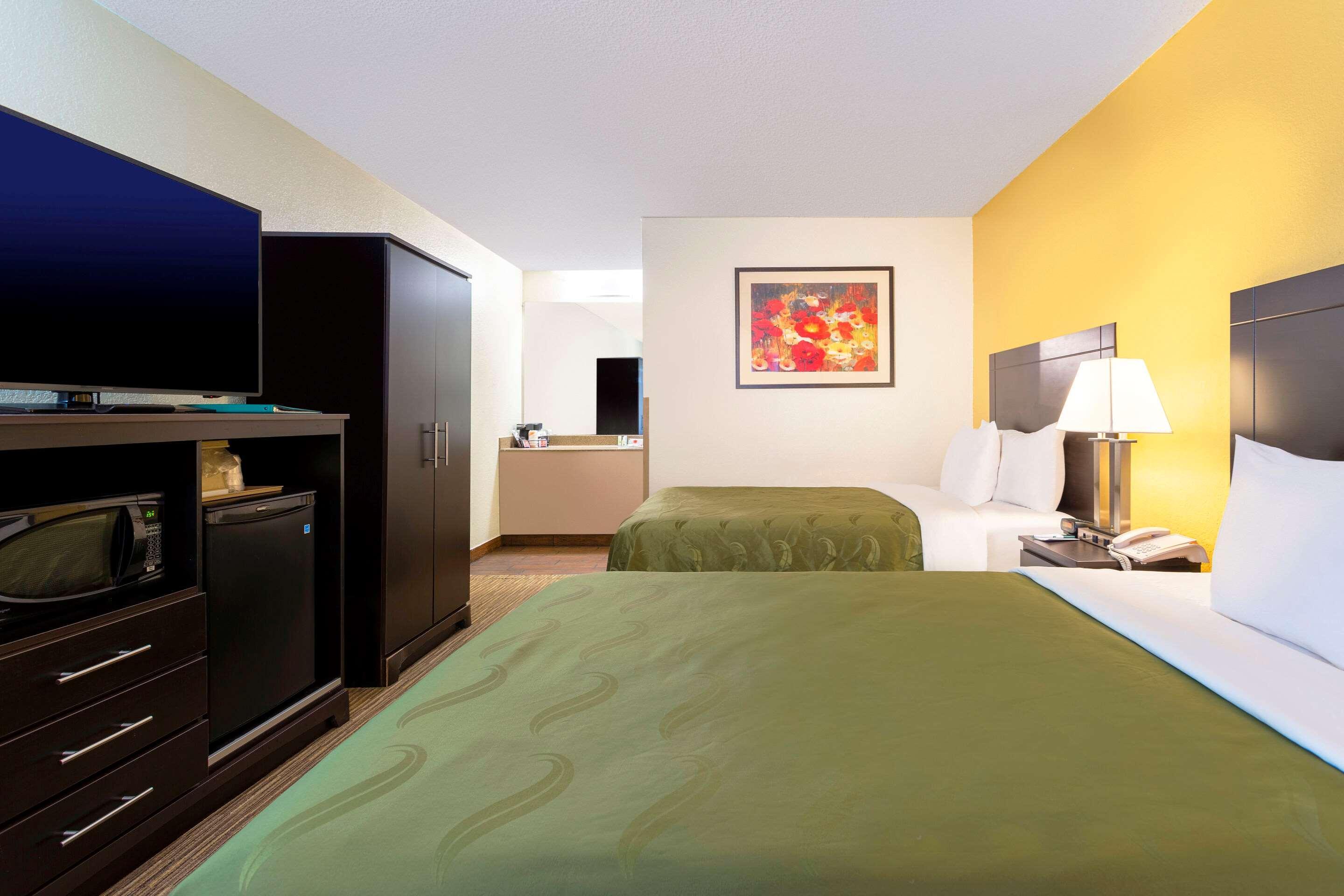 Quality Inn At Arlington Highlands Екстериор снимка
