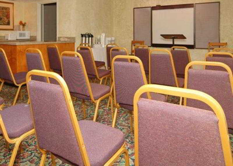 Quality Inn At Arlington Highlands Екстериор снимка