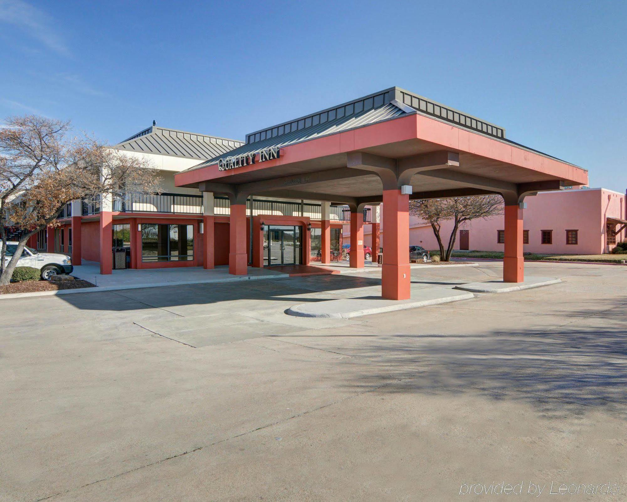 Quality Inn At Arlington Highlands Екстериор снимка