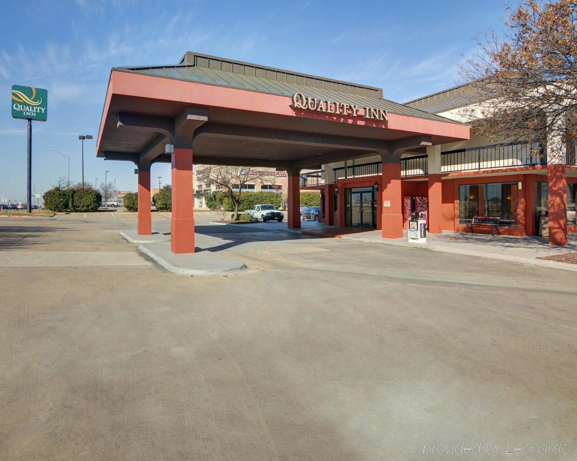 Quality Inn At Arlington Highlands Екстериор снимка