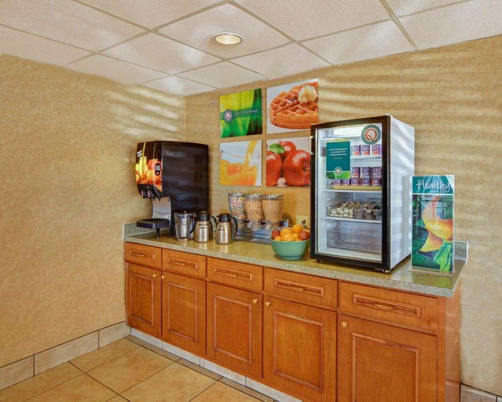 Quality Inn At Arlington Highlands Ресторант снимка