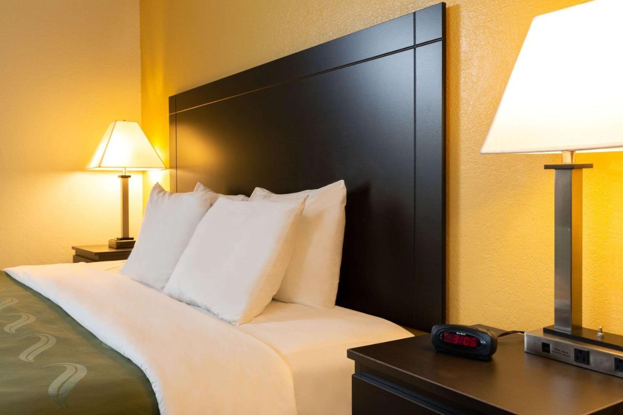 Quality Inn At Arlington Highlands Екстериор снимка